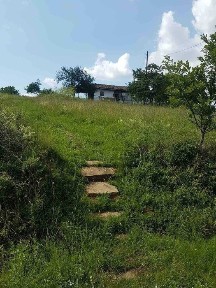 Продава къща в с. Малоградец