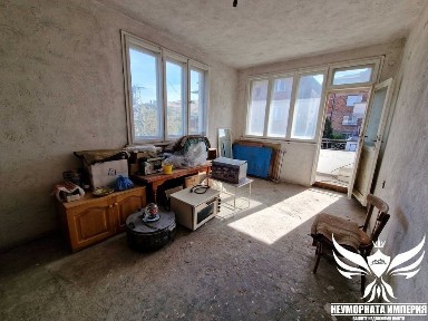 Продавам тристаен 72кв с 1/2партер и 1/2двор в Асеновград, Долни Воден
