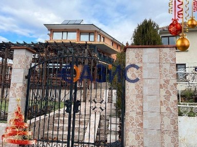 3-етажна къща с ресторант в центъра на Кошарица, 1200кв. м,845 000 евро