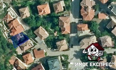 Самостоятелна стара къща, самостоятелен парцел, кв. Чинара