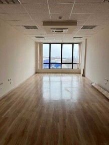 под наем офис 48 м2, до Метро