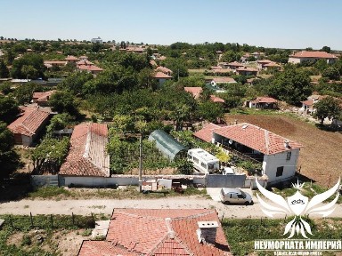 Двуетажна вила/къща 130РЗП с 1600кв. м. двор село Богданица обл. Пловдив