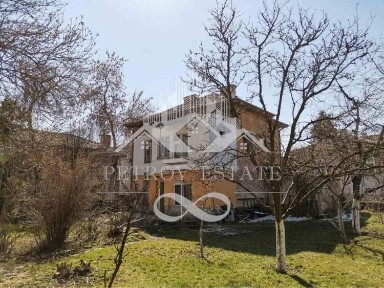 Велинград, етаж от къща в идеален център