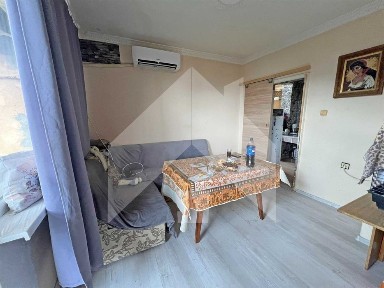 Продава се апартамент (4+1) 100 кв. м. в гр. Каспичан. Център!