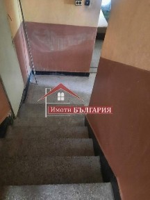 Къща с двор в гр. Сопот + Цех+ 6 дка. Лозе