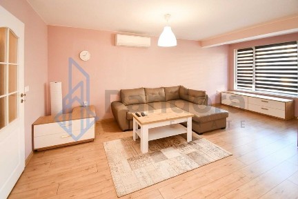 Тристаен ап. в жк. Борово