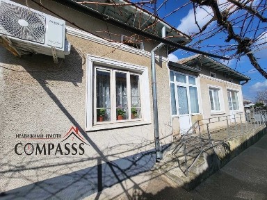 гр. Ген. Тошево, Обл. Добрич, къща 100кв. м с двор - 99000лева!