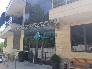 Четиристаен апартамент 167м2 в Бояна, собствен двор 41м2, гараж