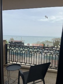 Панорамен апартамент на Първа линия