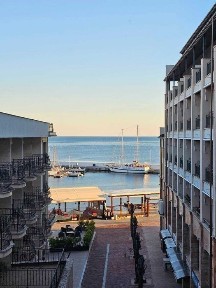 Просторен двуспален апартамент на брега на морето в Балчик