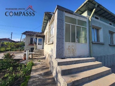 гр. Ген. Тошево, Обл. Добрич, къща с двор - 52000лева!