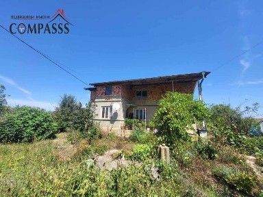 с. Градини, Общ. Ген. Тошево, къща с двор - 47000лева!