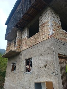 Продава къща в с. Ряка с парцел 1730 кв. м,на 5 км. от гр. Смолян