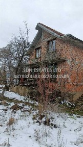 Продава къща в гр. Крън