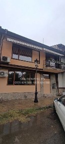 Продава прекрасна къща в близост до парк 