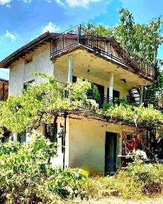 Двуетажна къща, Куклен