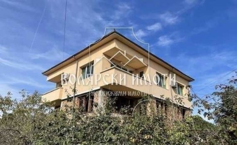 Етаж от къща в с. Първомайци