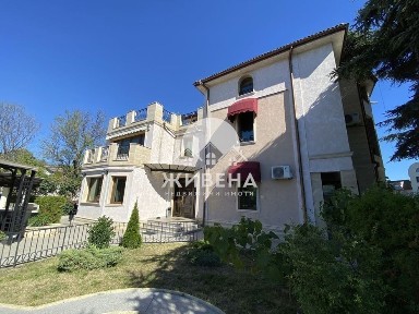 Къща в к. к. Св. Св. Константин и Елена, площ 753 кв. м