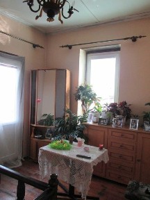 Двуетажна самостоятелна къща гр. Велико Търново, до Самоводска чаршия