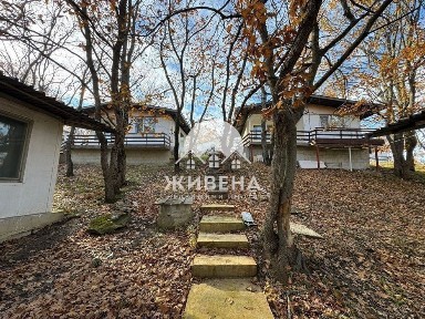 Инвестиционен имот, бунгала, с. Шкорпиловци, РЗП: 455 кв. м