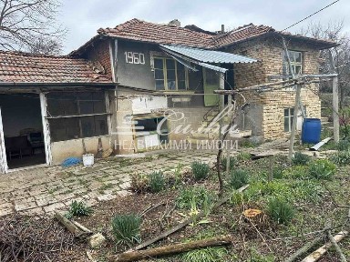 Къща в Шумен, област-с. Добри-Войниково площ 75 цена 25000