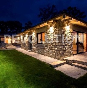 ЛУКСОЗНА къща в Св. Св. Константин и Елена// Почистване в цената!