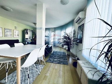 Апартамент с две спални на топ локация за продажба, гр. Варна, Я. И.