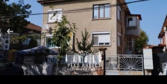 Продавам къща близнак в гр. Димитровград