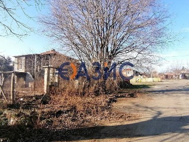 Дворно място 554 кв. м. +стара къща в центъра на С. Винарско, Общ.