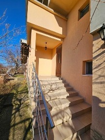 Етаж от къща в село Първомайци