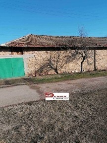 Къща с двор в с. Обединение, обл. Велико Търново