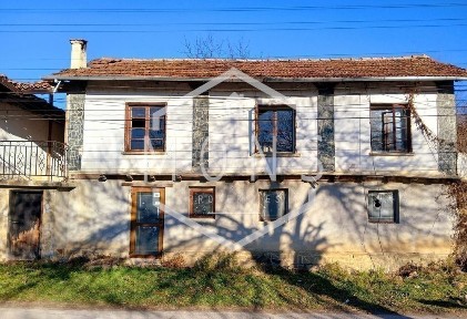 Къща в Велико Търново, област-гр. Златарица площ 142 цена 26000