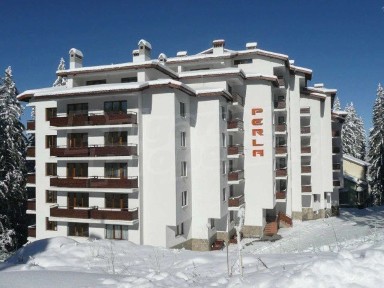 Продава се: Обзаведен апартамент с площ 43 кв. м., ет. 1 в к. к Пампорово