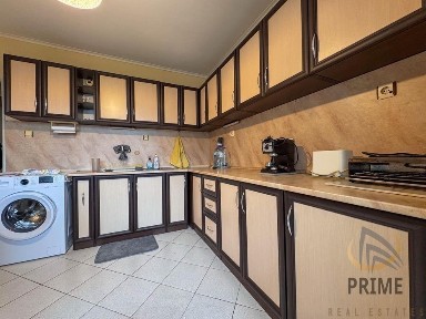 Изгрев тристаен апартамент обзаведен