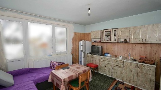 Самостоятелна, двуетажна, масивна къща в гр. Радомир