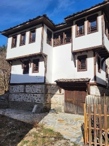 Продава къща за гости в с. Соколовци до к. к Пампорово