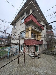 Продава къща в гр. Пещера