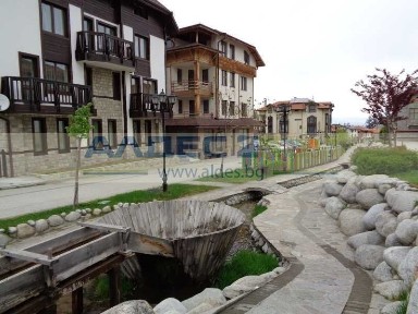 Продава мултифункционална сграда в стария център на гр. Банско