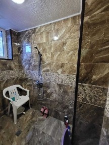 Продава етаж от къща със самостоятелен вход и таван гр. Пещера