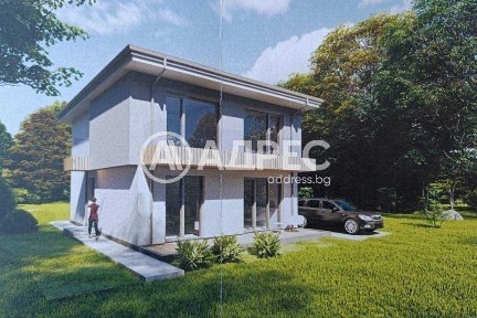 Къща ново строителство с прилежащ двор към нея!