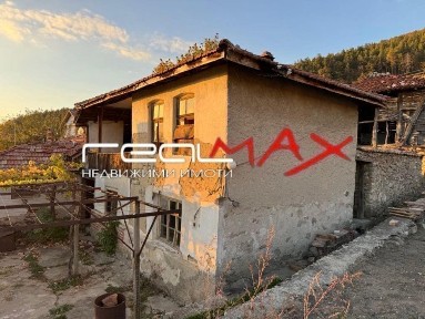 Продава къща в с. Горно Изворово