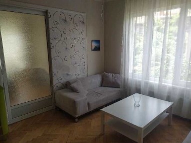 Тристаен апартамент под наем в кв. Оборище