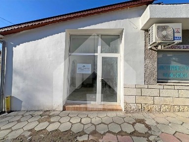 Дава под наем МАГАЗИН 43 кв. м. в гр. Нови пазар. Зад ОБЩИНАТА.