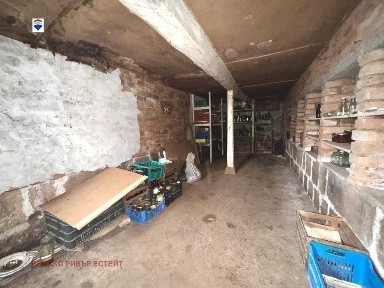 Селска къща за продажба в с. Бръшлен, обл. Русе