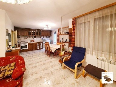 120363 Обзаведен апартамент с гараж, в центъра на гр. Горна Оряховица