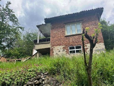 Продава се: Стара къща с дворно място с площ 1060 кв. м., град Калофер