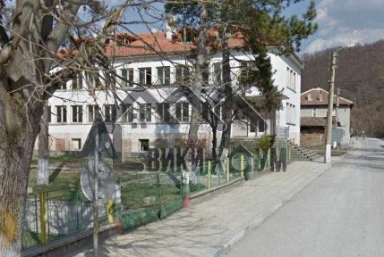 Масивна тухлена къща, област Търговище