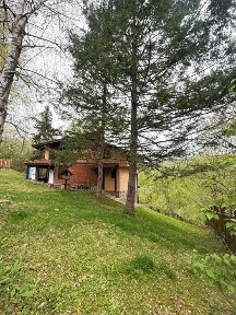 Продава двуетажна къща