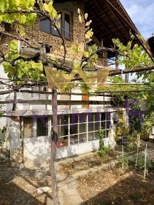 Къща в Варна, област-м-т Манастирски рид площ 90