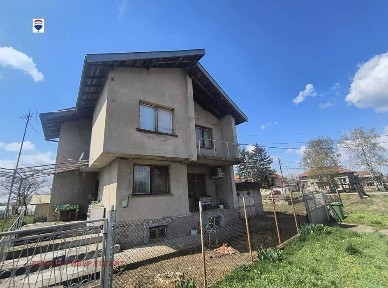 Къща на два етажа за продажба в с. Ряхово